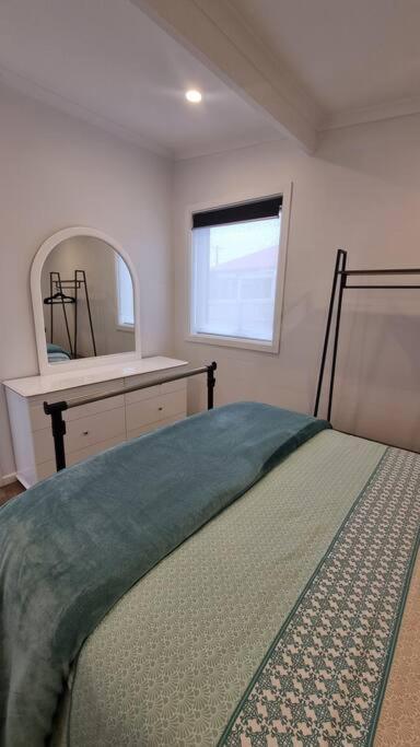 Modern 1 Bedroom Studio Free Parking Close To Cbd Burnie Extérieur photo